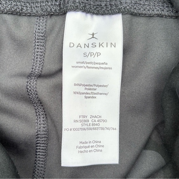 NWT Danskin Black Camouflage Leggings Size Small - Picture 8 of 8